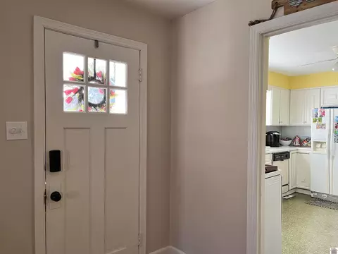 Entry Way - 307 E 14th St, Benton, KY 42025 photo 1 of 1