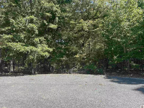 139 Centerview Rd, Murray, KY 42071