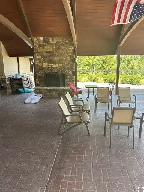 149 Centerview Rd, Murray, KY 42071