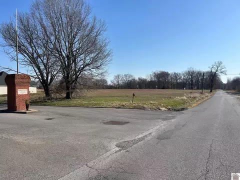 000 North Dr, Almo, KY 42020