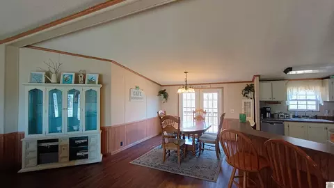 Dining - 761 Reed Rd, Benton, KY 42025 photo 1 of 2