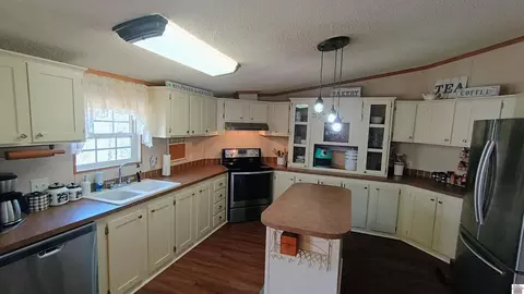 Kitchen - 761 Reed Rd, Benton, KY 42025 photo 2 of 2