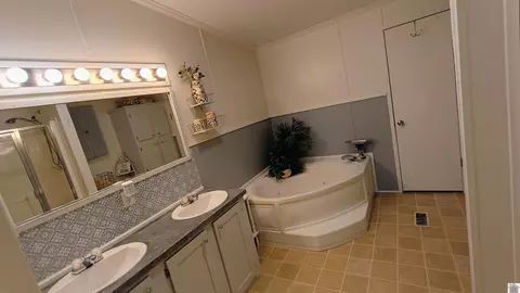 Bath - 761 Reed Rd, Benton, KY 42025 photo 1 of 2