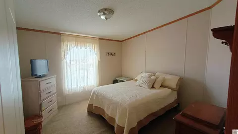Bedroom - 761 Reed Rd, Benton, KY 42025 photo 2 of 4