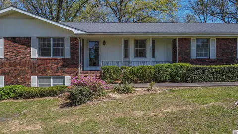 Exterior - 218 E 20th St, Benton, KY 42025 photo 2 of 10