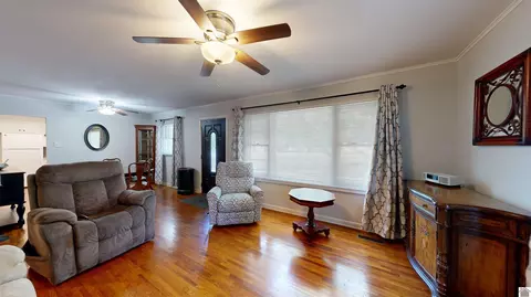 608 E 12th St, Benton, KY 42025 photo 4