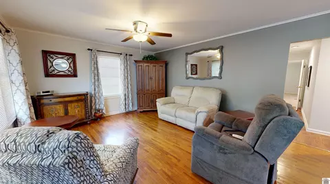 608 E 12th St, Benton, KY 42025 photo 3