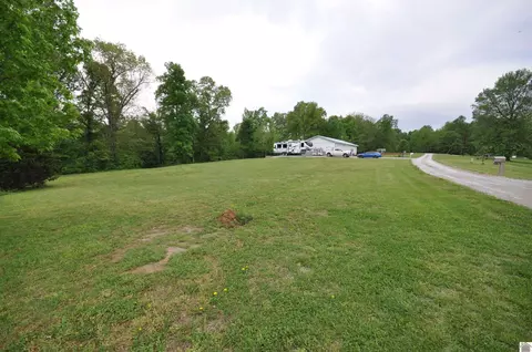 325 Wildwood Pt, Princeton, KY 42445