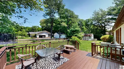 2016 Brookhaven Dr, Murray, KY 42071 photo 3