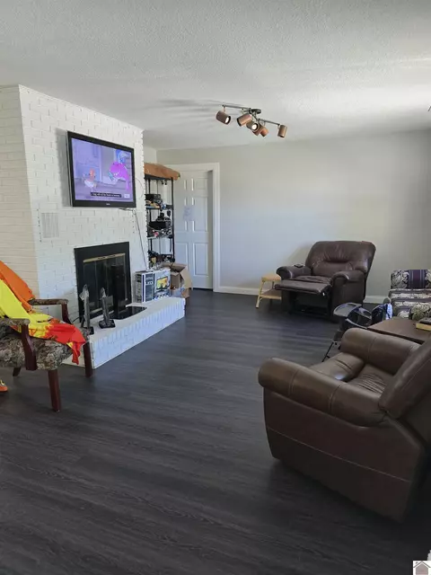 Living - 495 Cherry Corner Rd, Murray, KY 42071 photo 1 of 1