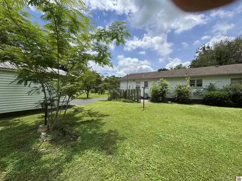715 E 13th, Benton, KY 42025 photo 4