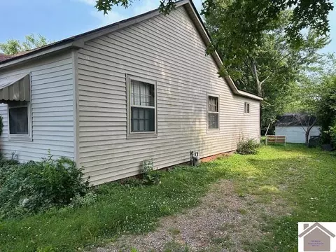 305 Wright St, Mayfield, KY 42066 photo 2