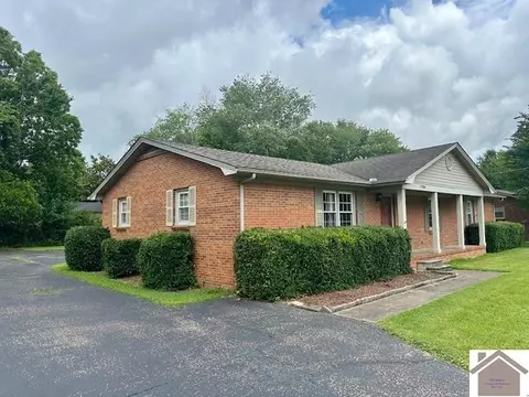 1704 Keenland, Murray, KY 42071