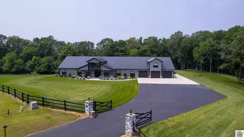 1 Logan Trl, Murray, KY 42071