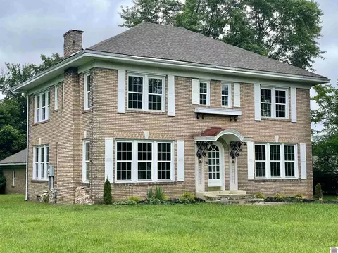 611 S 7th St, Mayfield, KY 42066