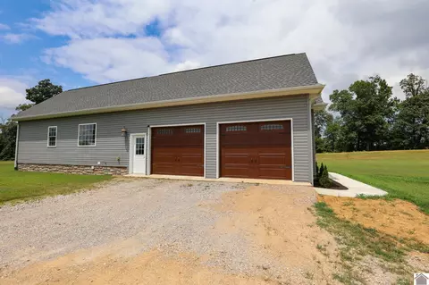 Exterior - 2497 Lowes Rd, Cunningham, KY 42035 photo 7 of 8