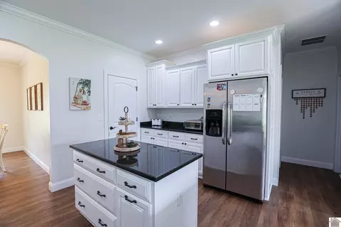 Kitchen - 2497 Lowes Rd, Cunningham, KY 42035 photo 5 of 7