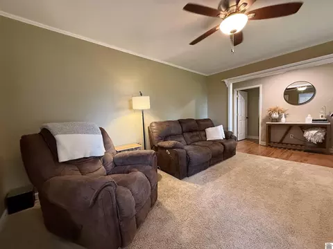 Living - 715 Shoemaker Rd, Murray, KY 42071 photo 1 of 2