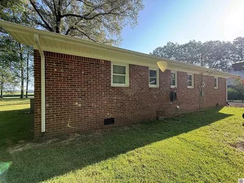 Exterior - 715 Shoemaker Rd, Murray, KY 42071 photo 11 of 14