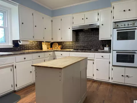 Kitchen - 715 Shoemaker Rd, Murray, KY 42071 photo 3 of 3