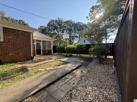 Exterior - 715 Shoemaker Rd, Murray, KY 42071 photo 7 of 14