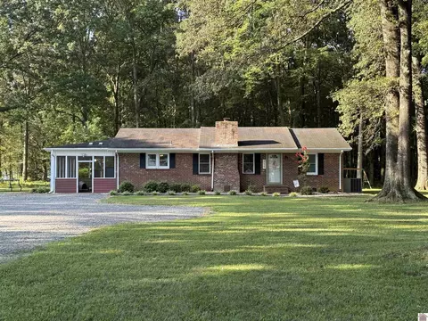 Exterior - 715 Shoemaker Rd, Murray, KY 42071 photo 1 of 14