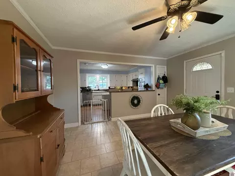 Dining - 715 Shoemaker Rd, Murray, KY 42071 photo 2 of 2