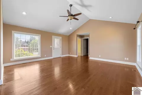 2246 Mitchell Dr, Murray, KY 42071 photo 7