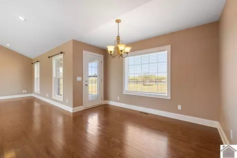 2246 Mitchell Dr, Murray, KY 42071 photo 6