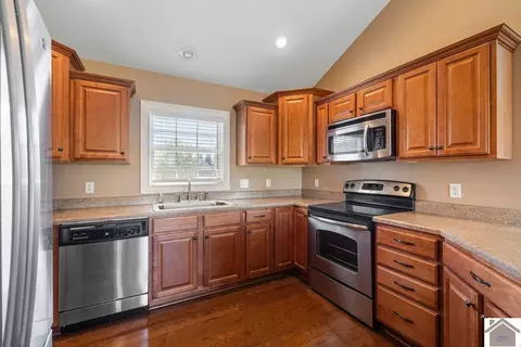 2246 Mitchell Dr, Murray, KY 42071 photo 9