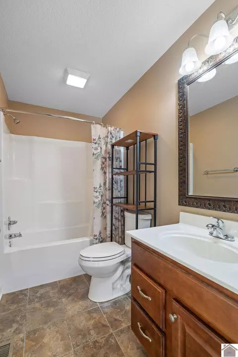 2246 Mitchell Dr, Murray, KY 42071 photo 21