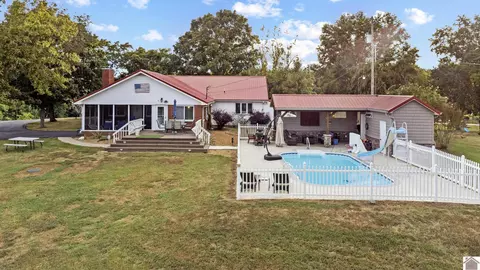49 Aubry Ln, Cadiz, KY 42211