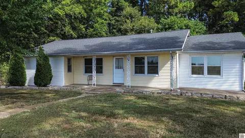 1447 Ogden Colvin Cir, Kevil, KY 42053