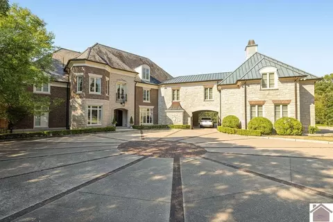 808 Oak Park Blvd, Calvert City, KY 42029