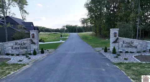 000 Eagle Rest Dr, Grand Rivers, KY 42045