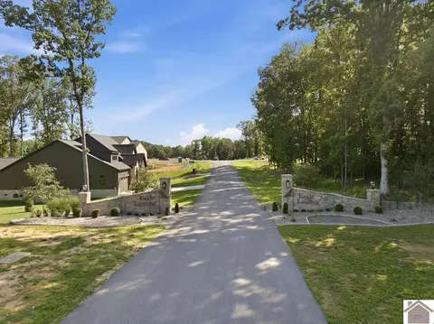 000 Eagle Rest Dr, Grand Rivers, KY 42045