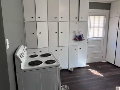 Kitchen - 307 Wright St, Mayfield, KY 42066 photo 2 of 4