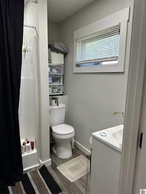 Bath - 307 Wright St, Mayfield, KY 42066 photo 2 of 2