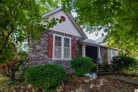 919 Troy Ave, Hickman, KY 42050