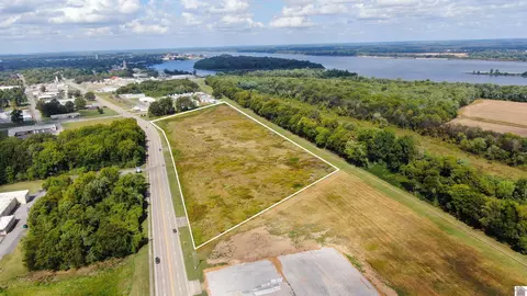 3020 Wayne Sullivan Dr, Paducah, KY 42003