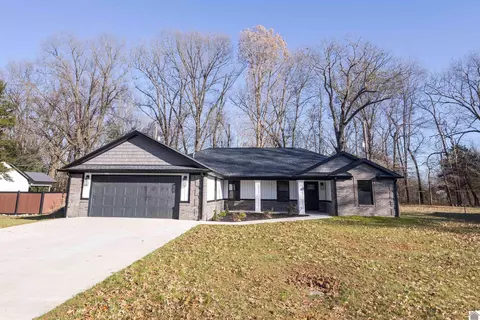 1125 Magnolia Dr, Fulton, KY 42041
