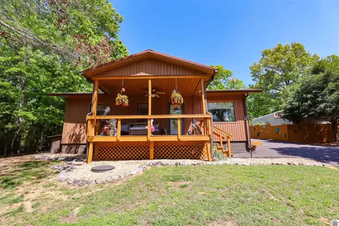 396 Shoreline Dr, New Concord, KY 42076