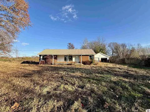 82 Ingleside Rd, Kevil, KY 42053