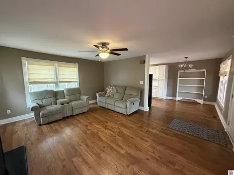 Living - 3975 Contest Rd, Paducah, KY 42001 photo 4 of 5