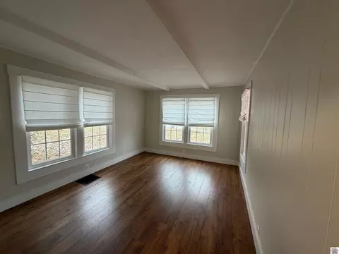 Living - 3975 Contest Rd, Paducah, KY 42001 photo 5 of 5