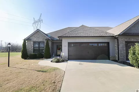 101 Twinson Ct, Paducah, KY 42001