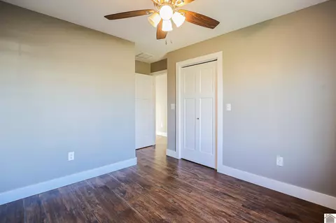 Bedroom - 302 N 5th St, Mayfield, KY 42066 photo 5 of 9