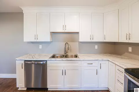 Kitchen - 302 N 5th St, Mayfield, KY 42066 photo 6 of 7