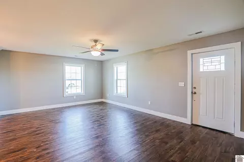 Living - 302 N 5th St, Mayfield, KY 42066 photo 1 of 5