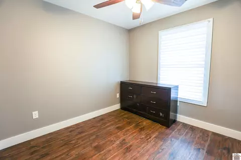 Bedroom - 302 N 5th St, Mayfield, KY 42066 photo 6 of 9